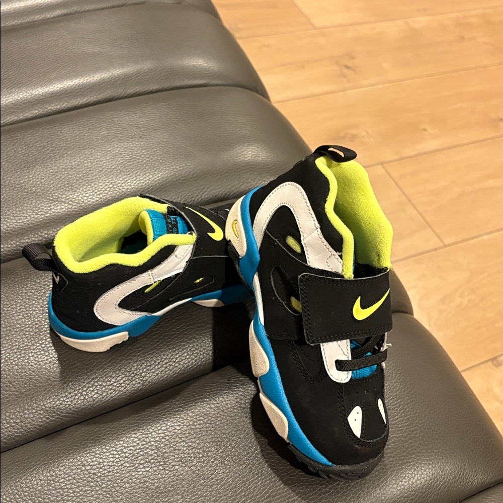 Nike Air Diamond Turf 11 Shoes Size 10C - Picture 2 of 11